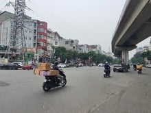Hình ảnh Hào Nam – Đông Đa – VIEW Hồ - 101 M2 – 2 T – MT 6.7 M – Giá 32.6 Tỷ.