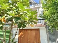 Hình ảnh Hàng hiếm - Nhà đẹp ở liền 1 lầu mặt tiền Đường Số Tân Quy, Quận 7
