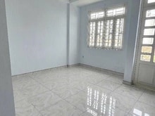 Hình ảnh Nhà Ngang Lớn Hẻm Nhựa Thông Xe Hơi 8M GÒ DẦU 6x13m 2 TẦNG Giá 7.5 Tỷ