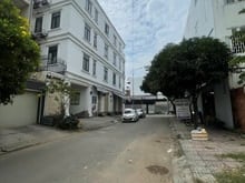 Hình ảnh Chính Chủ Gửi Bán Nền Đất Nhà Phố Liền Kề View Công Viên, Lê Văn Thịnh
