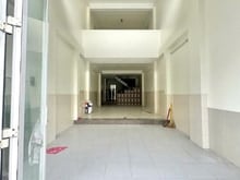 Hình ảnh Nhà (4m x 20m) 5 tầng, điện 3 pha, tời hàng, Đường Chiến Lược.