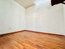 Hình ảnh Khâm Thiên - Đống Đa, lô góc, gần chợ, gần ô tô, sổ đỏ riêng.