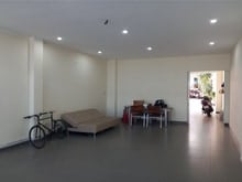 Hình ảnh Đang cần cho thuê căn nhà 1 trệt 2 lầu mặt tiền đường Chương Dương