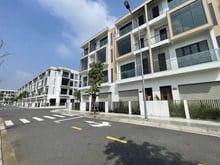 Hình ảnh Bán giá tốt nguyên căn Nhà phố Long Hậu 120m2, gần trường liên cấp FPT