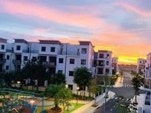 Hình ảnh Gia đình bán Gấp nhà phố, xây 4 tầng ngay trường FPT Long Hậu
