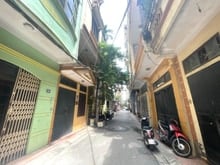 Hình ảnh Cho thuê phòng tại ngõ 110 Xuân La khu dân trí cao, vskk , đủ