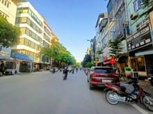 Hình ảnh Bán tòa nhà kính Trần Quốc Hoàn