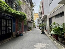 Hình ảnh Bán nhà hẻm đẹp thông 8m có vỉa hè phường 13 quận Tân Bình. DT: 5x16m.