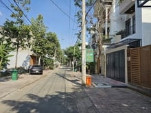 Hình ảnh Nhà 4 tỷ song ngữ Lạc Hồng cấp 4 sân xe hơi 81m2 gồm 2PN sổ riêng