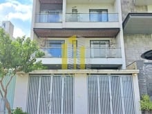 Hình ảnh Villa Hầm 3 Lầu Hiện Đại - Thang Máy - 5 Phòng - Giá 80 Triệu