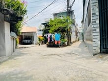 Hình ảnh P. Trường Thọ , gần ga metro, có sân oto, 2T 60m2, 4.2m, chỉ 4.2 tỷ.