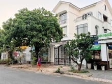 Hình ảnh Chính Chủ Gửi Bán Căn Biệt Thự Sân Vườn Mặt Tiền Đường Trịnh Công Sơn