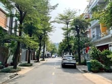 Hình ảnh Đất lô góc đường 20 m, khu Sadeco Tân Phong quận 7. 5*18 còn 15,8 t.ỷ.