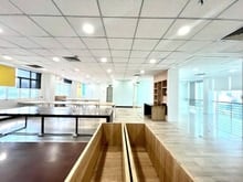 Hình ảnh Cho Thuê Văn Phòng sàn 200m2 sang trọng, cao cấp view kính tại Quận 1