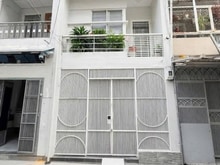 Hình ảnh 💥💥 Nhà đẹp CMT8 Quận 10- ngang 4M- HẺM OTO- GIÁ BÁN CHỈ 1 TỶ 705 TR