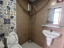 Hình ảnh 13tr5/tháng, C/c Screc, 90m2, 2PN, 2WC, Căn góc, ngay Trường Sa, Q3.