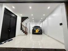 Hình ảnh Ngũ Nhạc Hoàng Mai, nhà mới koong 6 tầng thang máy. ô tô vào nhà