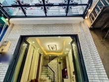 Hình ảnh Bán gấp nhà mới đường cách Mạng Tháng Tám, phường 11, quận 3, 4 tầng,