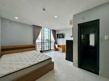 Hình ảnh Balcony Studio New 100% Thang Máy Ngay Khu Phố Ẩm Thực Phan Xích Long