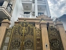 Hình ảnh Trung Tâm phố Việt Hưng nhà 95m ngõ thông ô tô đỗ trong nhà
