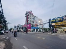 Hình ảnh Bán nhà góc 2 mặt tiền đường Phạm Văn Thuận 1 trệt 3 lầu 84m2 giá 15tỷ