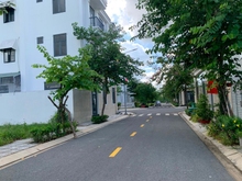 Hình ảnh Bán gấp 106m2, giá 2.1 tỷ, view hồ bơi khu đô thị sầm uất