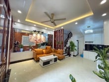 Hình ảnh Nhà đẹp phố Hoa Lâm, 5 tầng, dân xây chắc chắn, ngõ nông, nội thất