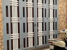 Hình ảnh Bán nhà lạc long quân,xuân la 33m2x5T MT3,95m nhà sẵn ở.