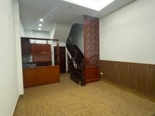 Hình ảnh Bán Nhà Phố Lạc Long Quân Tây Hồ. 34m2. 5 Tầng. Giá 4,5 Tỷ