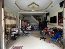 Hình ảnh Nhà rẽ Q4 6.5x11m 2 mặt tiền hẻm 4m thông thoáng không quy hoạch.