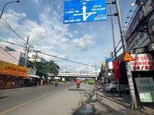 Hình ảnh Bán đất tặng nhà 107m2, Ngang 6m, xe hơi ngủ trong nhà.SHR.