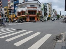 Hình ảnh Quán cafe Góc 2MT Cô Bắc, Q1. Dt: 10x12m, Kc: trệt 3 lầu . Gía: 80tr