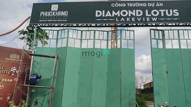Diamond Lotus Lake View