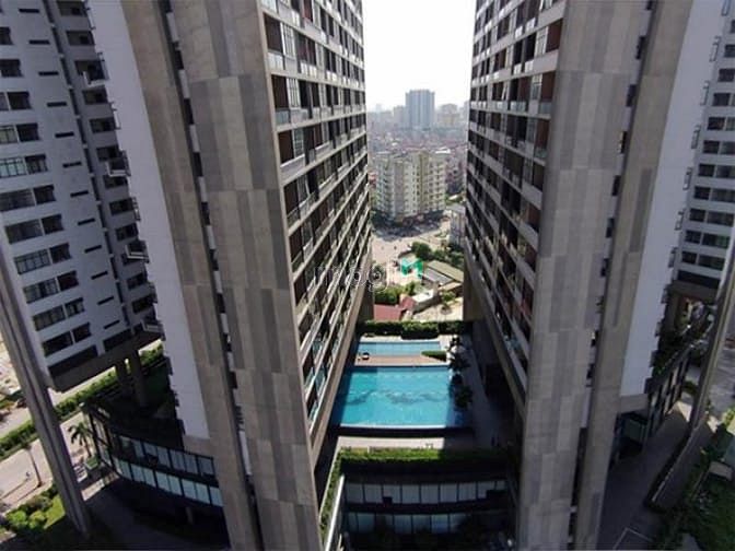 Dolphin Plaza