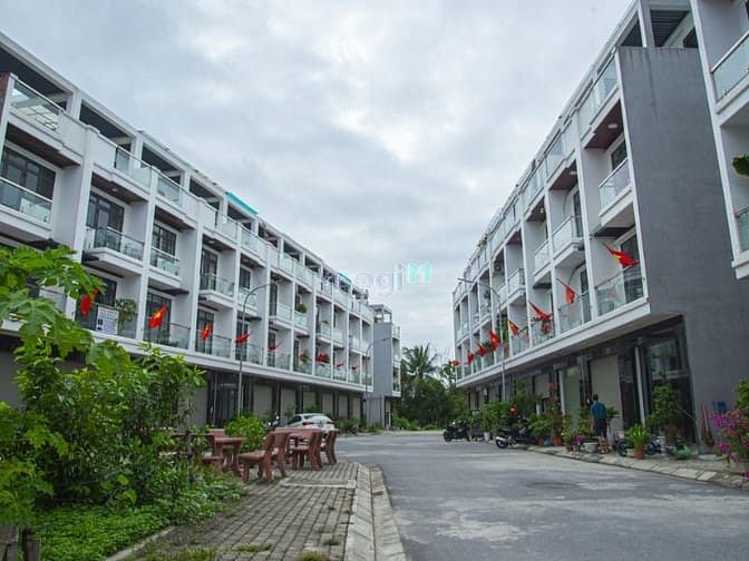 Him Lam Hùng Vương