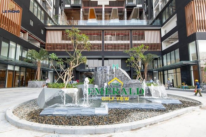 The Emerald Golf View