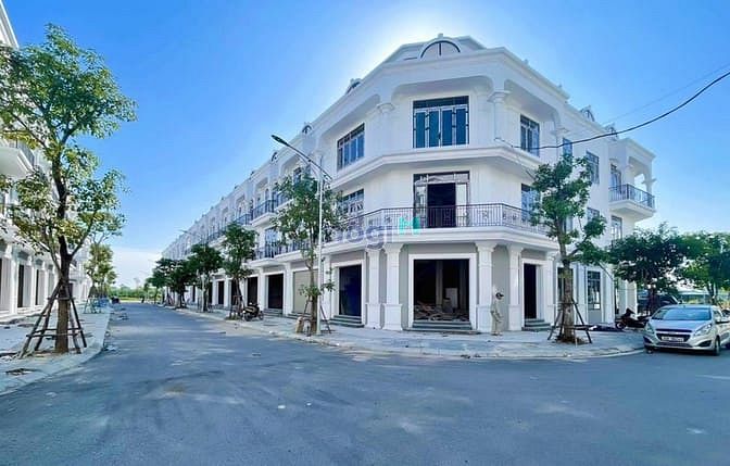 Calyx Residence