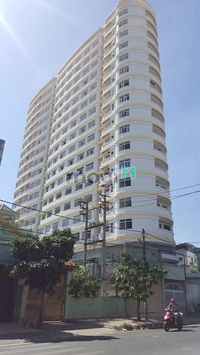 Long Phụng Apartment