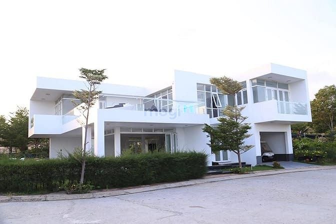 Sunny Villa
