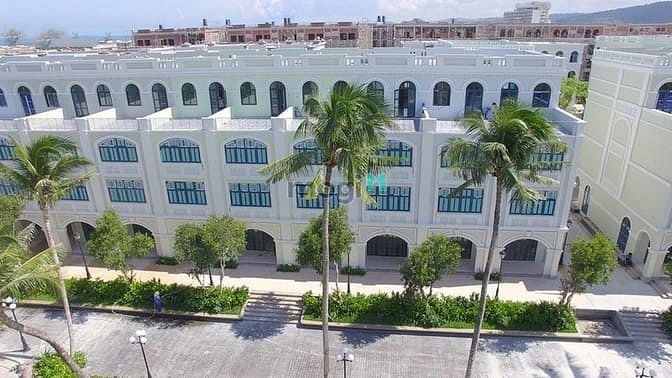 Waterfront Luxury Hotels