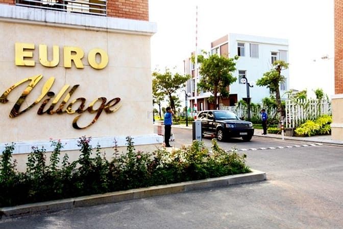 Làng Châu Âu (Euro Village)