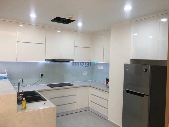 Remax Plaza