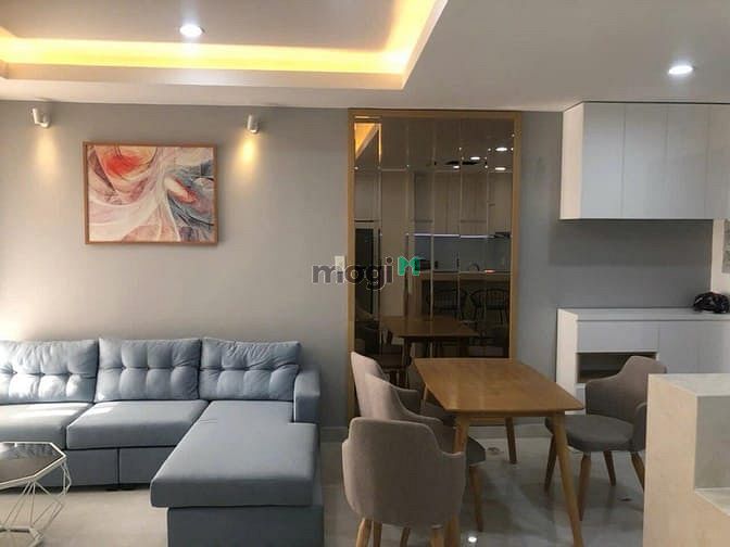 Remax Plaza