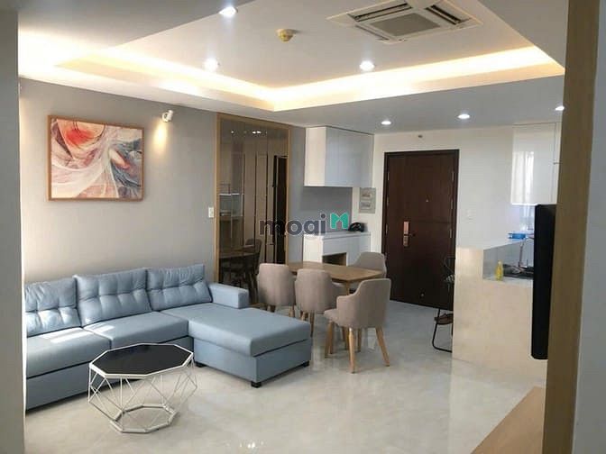 Remax Plaza