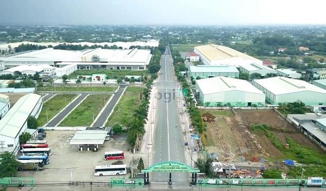 Phố chợ đa năng Cầu Tràm
