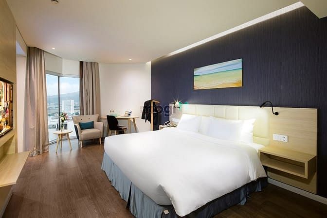 Liberty Central Quy Nhơn Beach Hotel