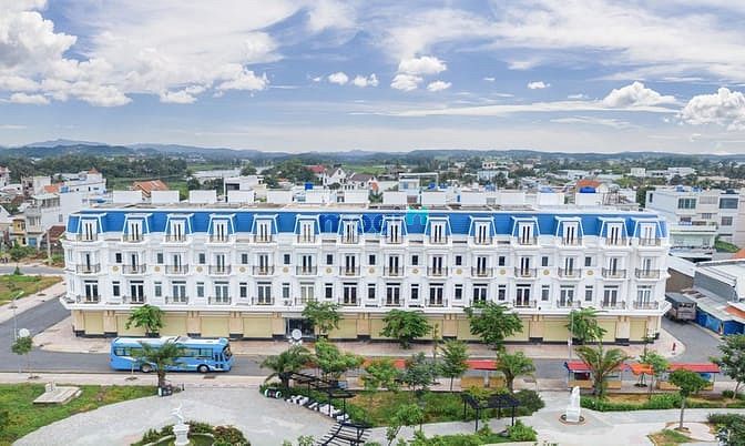 Thắng Lợi Riverside Market