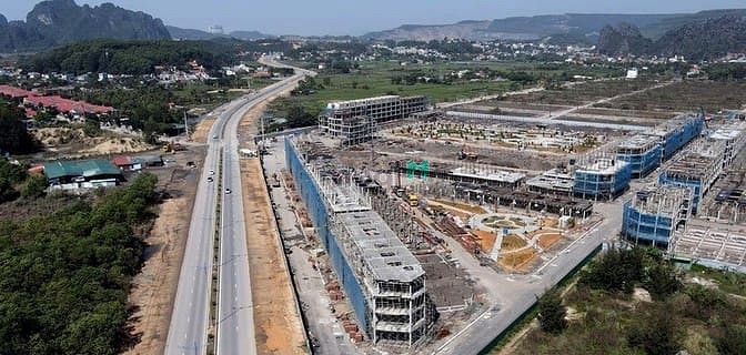 La Emera Hạ Long