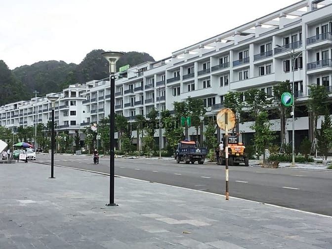Mon Bay Hạ Long