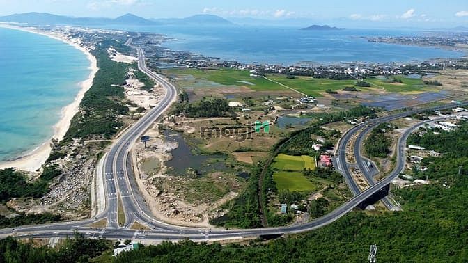 Vân Phong Bay